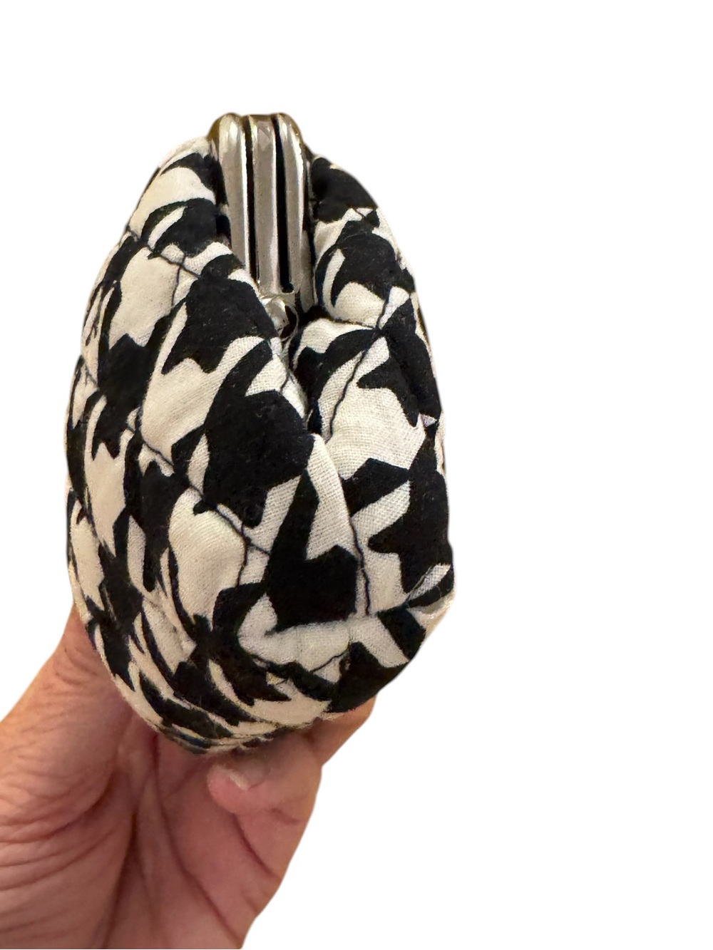 Vera Bradley Kisslock Coin Pouch in Midnight Houndstooth Pattern RETIRED - Picture 3 of 6